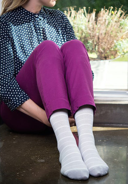 Støttestrømper - Stripete lysegrå